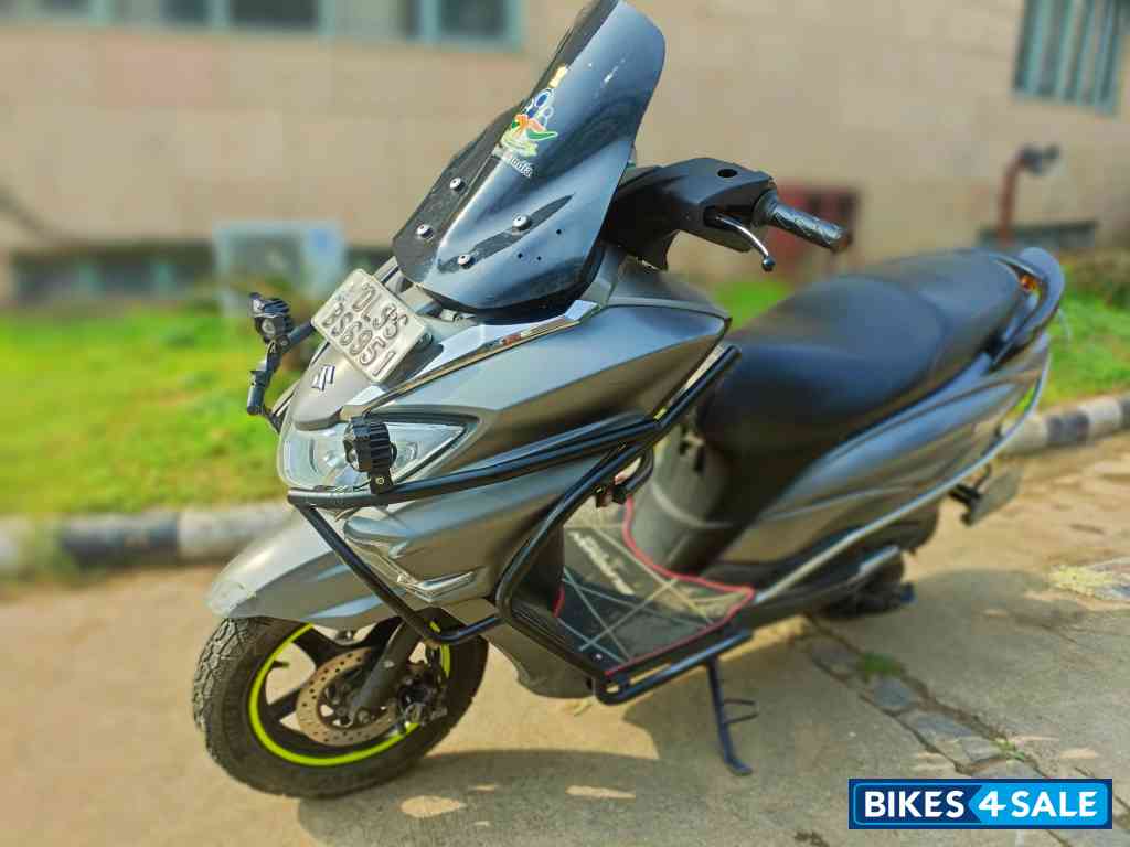 Suzuki Burgman Street