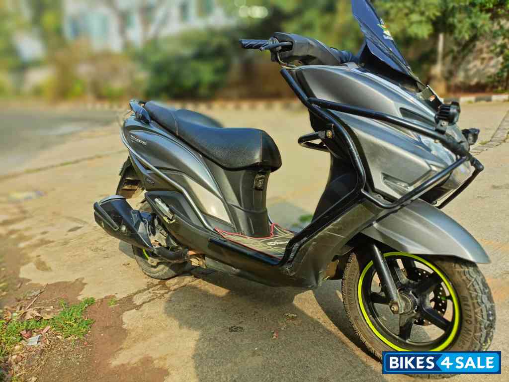 Suzuki Burgman Street