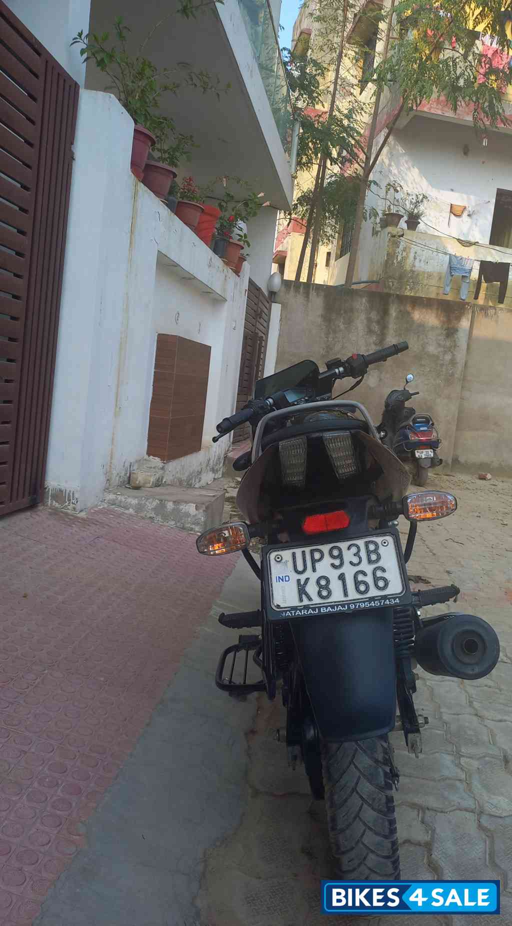 Ebony Blk Silver Dkl Bajaj Pulsar 150 DTSi