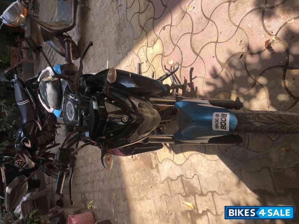 Metallic Black Yamaha FZ25 Metallic Black Yamaha FZ25