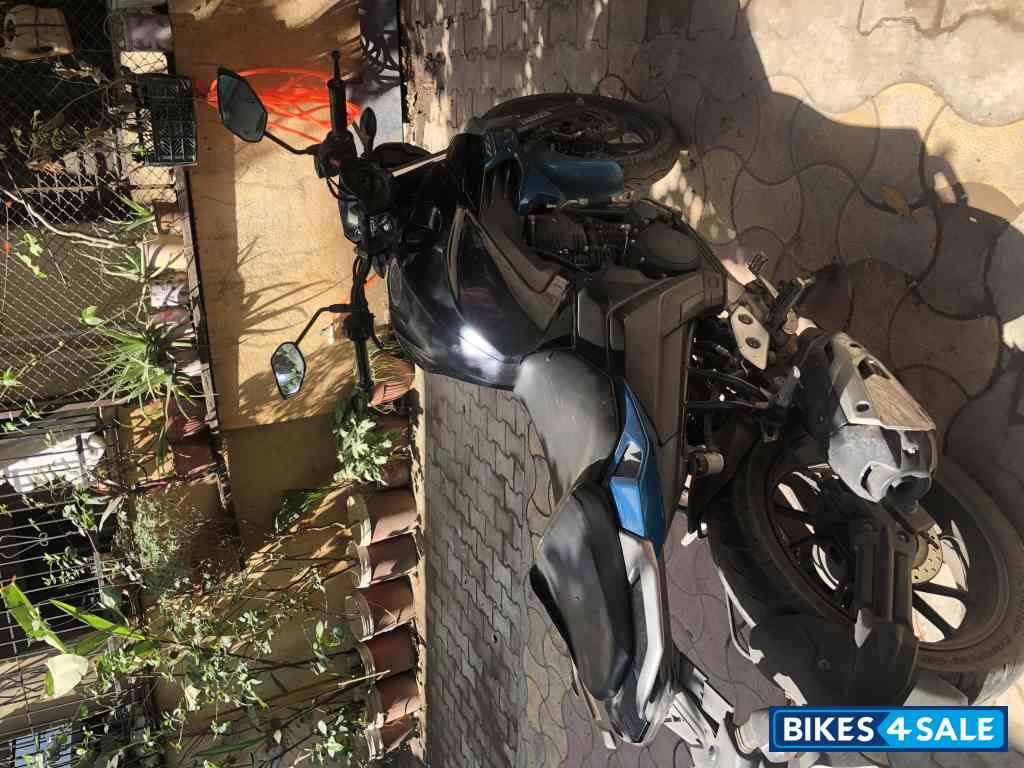 Metallic Black Yamaha FZ25 Metallic Black Yamaha FZ25