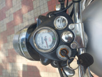 Royal Enfield Classic 500