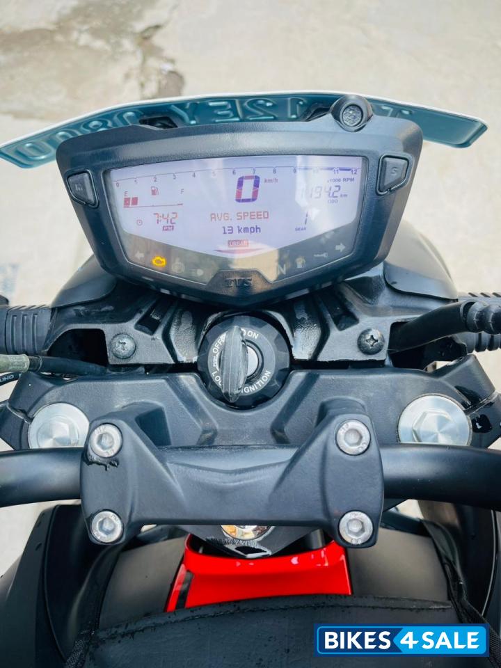 Dual Tone Black Red TVS Apache RTR 160 4V Special Edition Dual Tone Black Red TVS Apache RTR 160 4V Special Edition