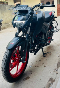 Dual Tone Black Red TVS Apache RTR 160 4V Special Edition
