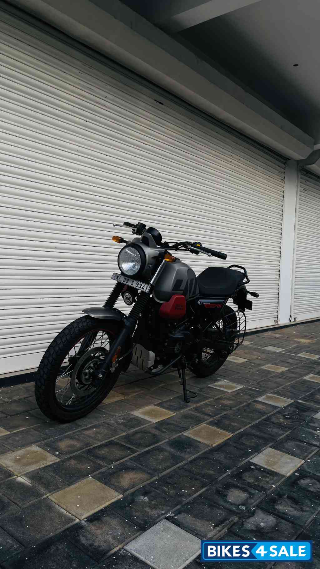 Royal Enfield Scram 411
