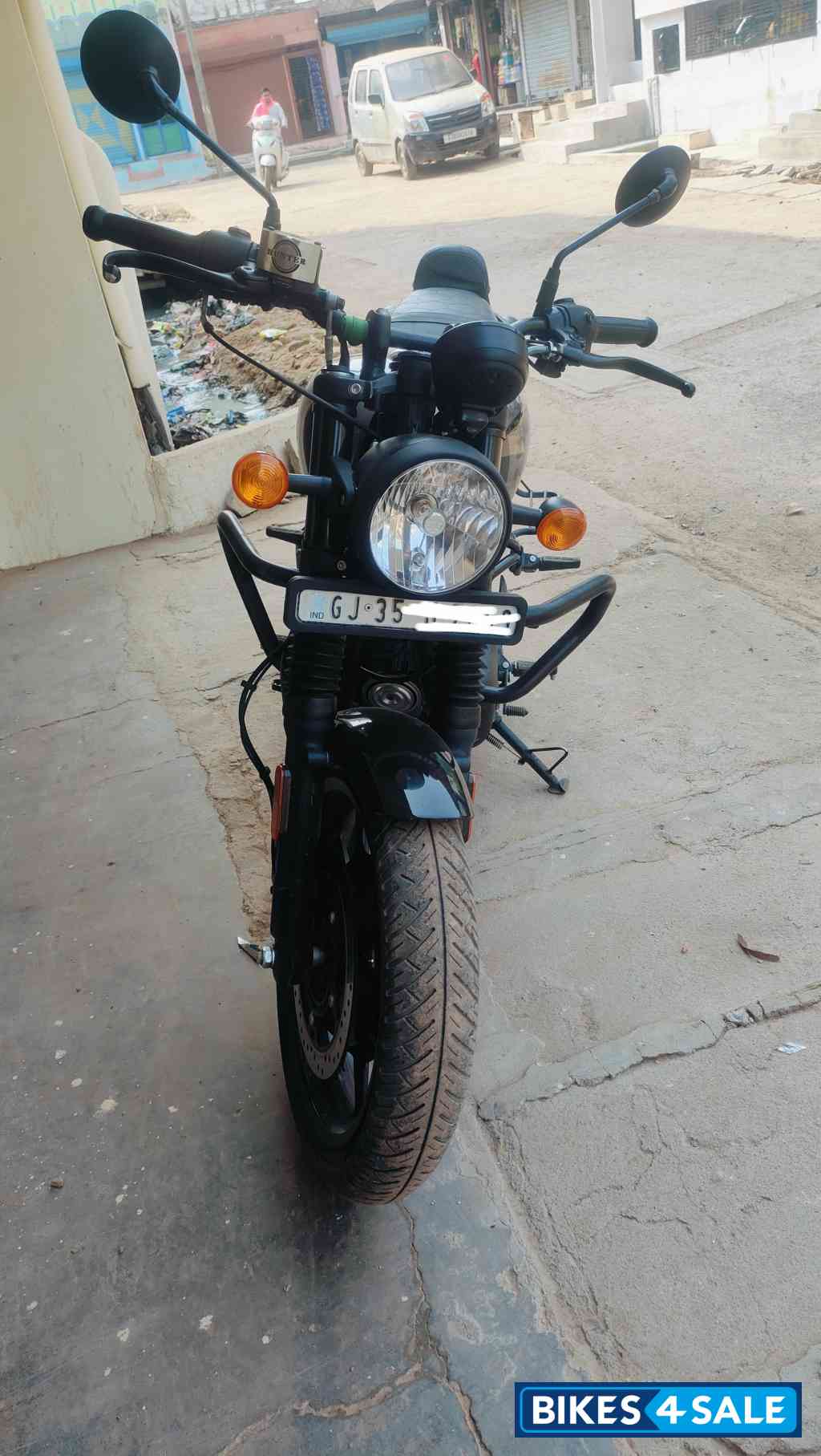 Dapper Grey Royal Enfield Hunter 350 Metro
