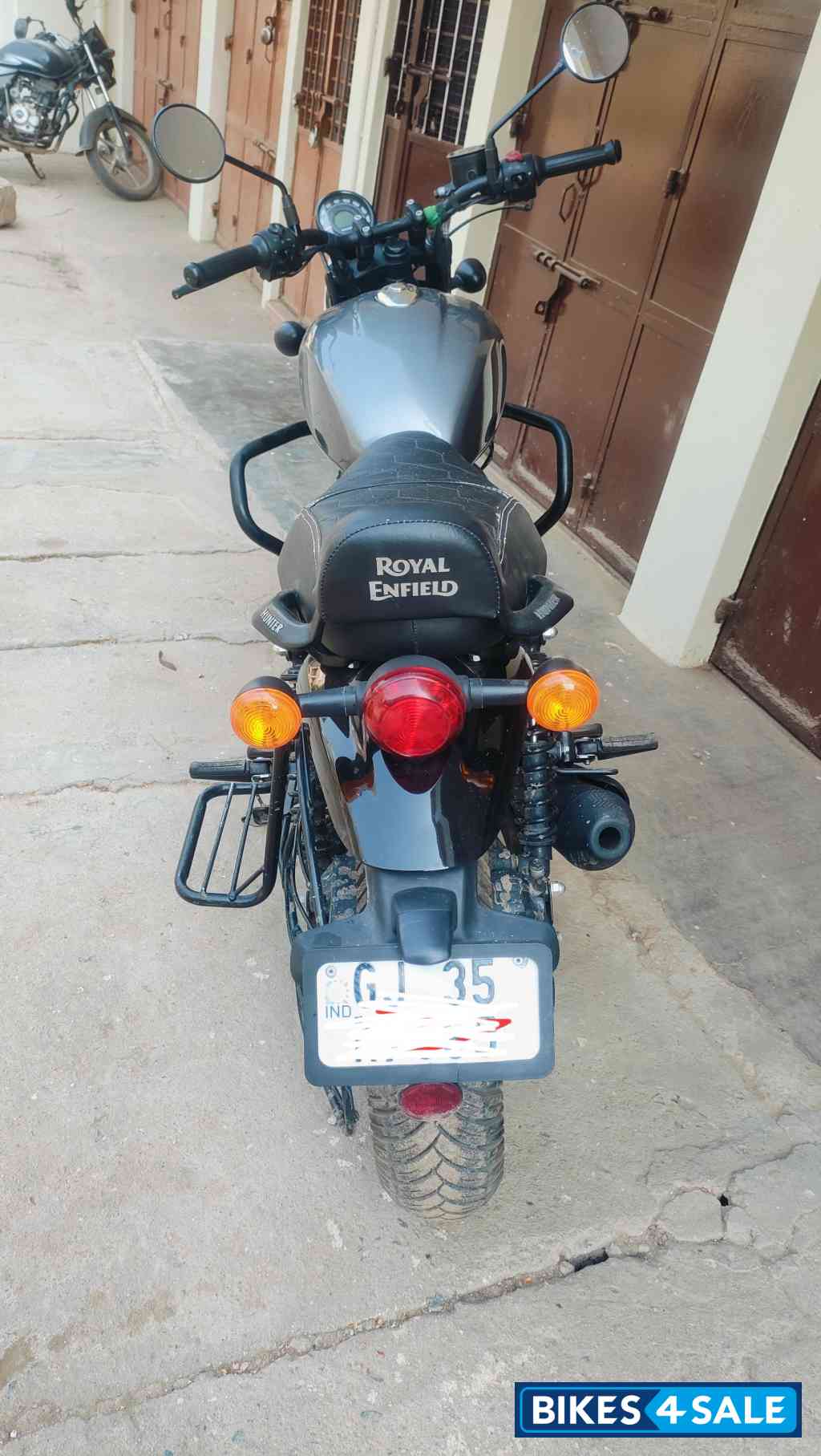 Dapper Grey Royal Enfield Hunter 350 Metro