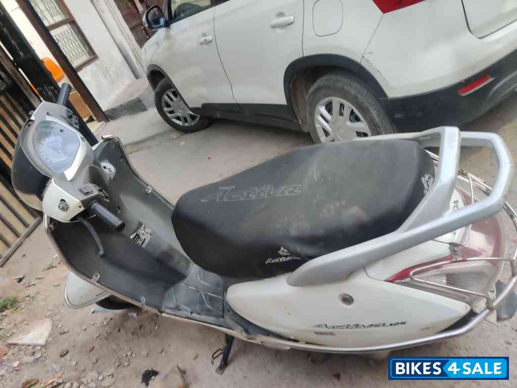 White Honda 2023 Activa 125 Disc