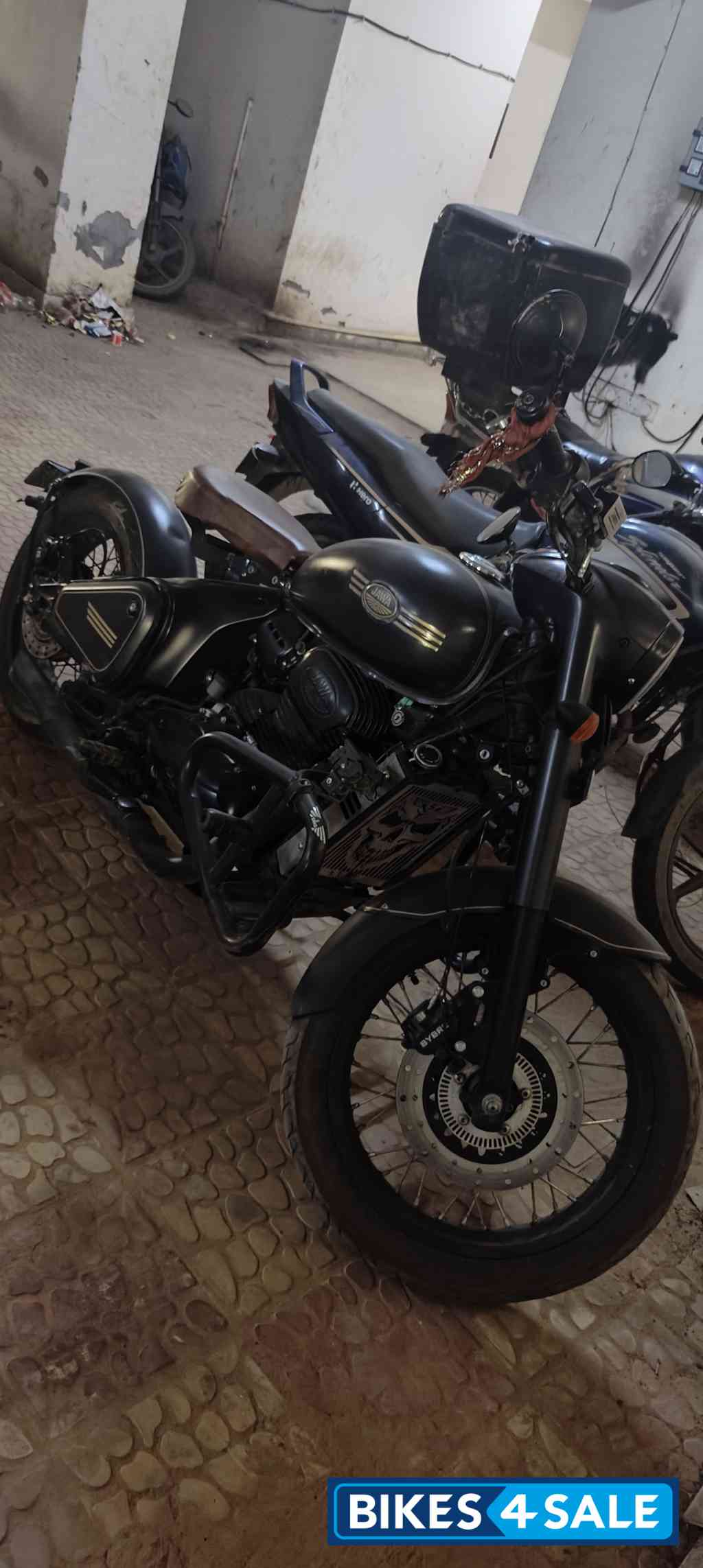 Matt Black Jawa Perak BS6