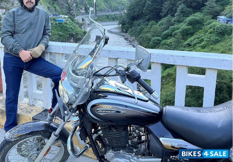 Black Bajaj Avenger Cruise 220 BS6 Black Bajaj Avenger Cruise 220 BS6