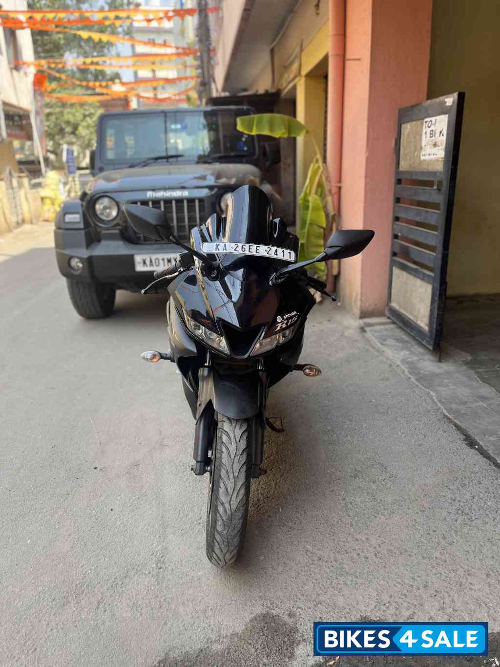 Black Yamaha YZF R15 V3