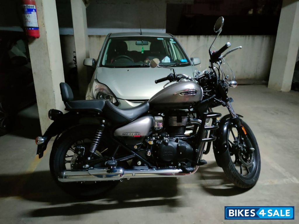 Royal Enfield Meteor 350 Supernova