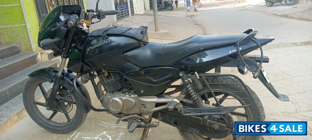 Black Bajaj Pulsar 150
