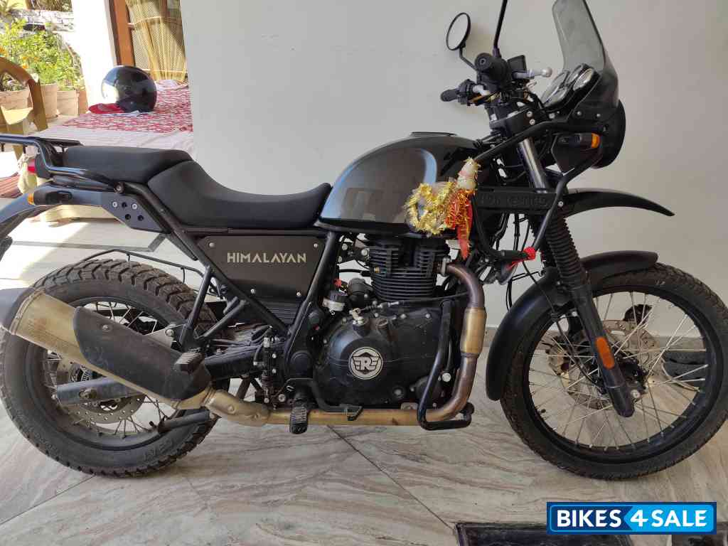 Black Royal Enfield Himalayan BS VI