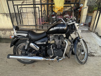 Black Royal Enfield Thunderbird 350
