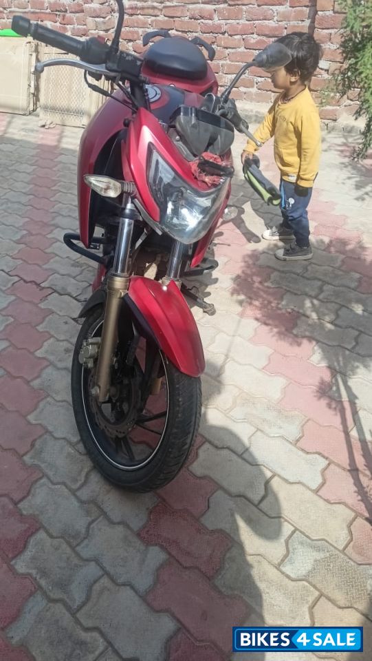 Red TVS Apache RTR 200 4V