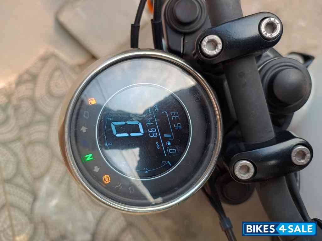 Jawa 42 Bobber Dual Channel ABS