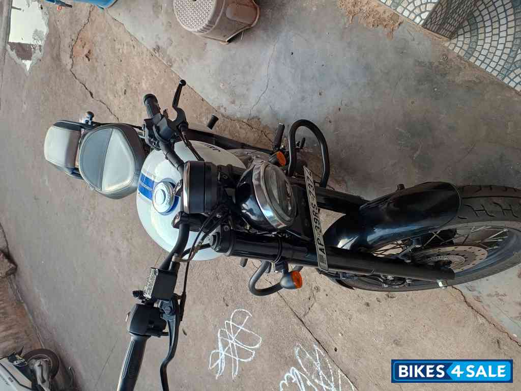 Jawa 42 Bobber Dual Channel ABS