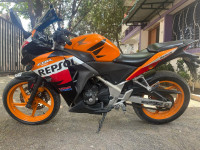 V Orange Honda CBR 250R