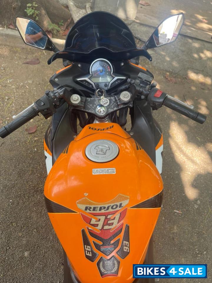 V Orange Honda CBR 250R