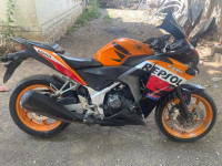 V Orange Honda CBR 250R