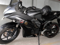 Black Suzuki Gixxer SF