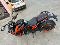 Orange KTM Duke 200 ABS