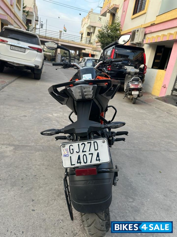 Orange KTM Duke 200 ABS Orange KTM Duke 200 ABS