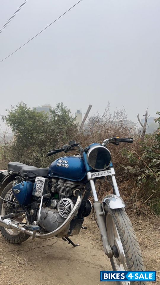 Blue Royal Enfield Bullet 350
