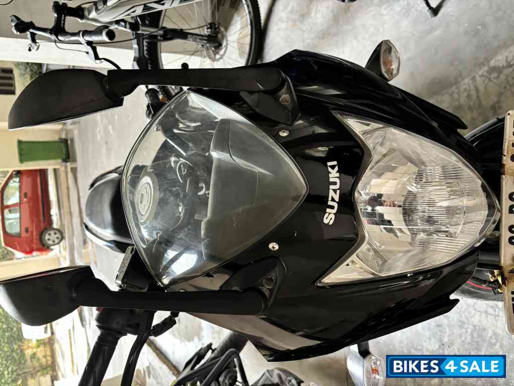 Suzuki Gixxer SF