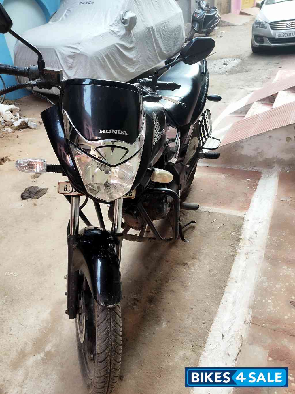 Black Honda CB Unicorn