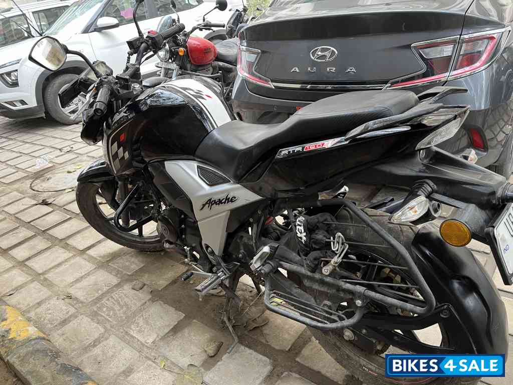 TVS Apache RTR 160 4V