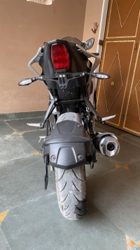 White Metallic C Yamaha R15M