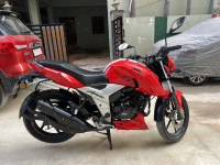 Red TVS Apache RTR 160 4V