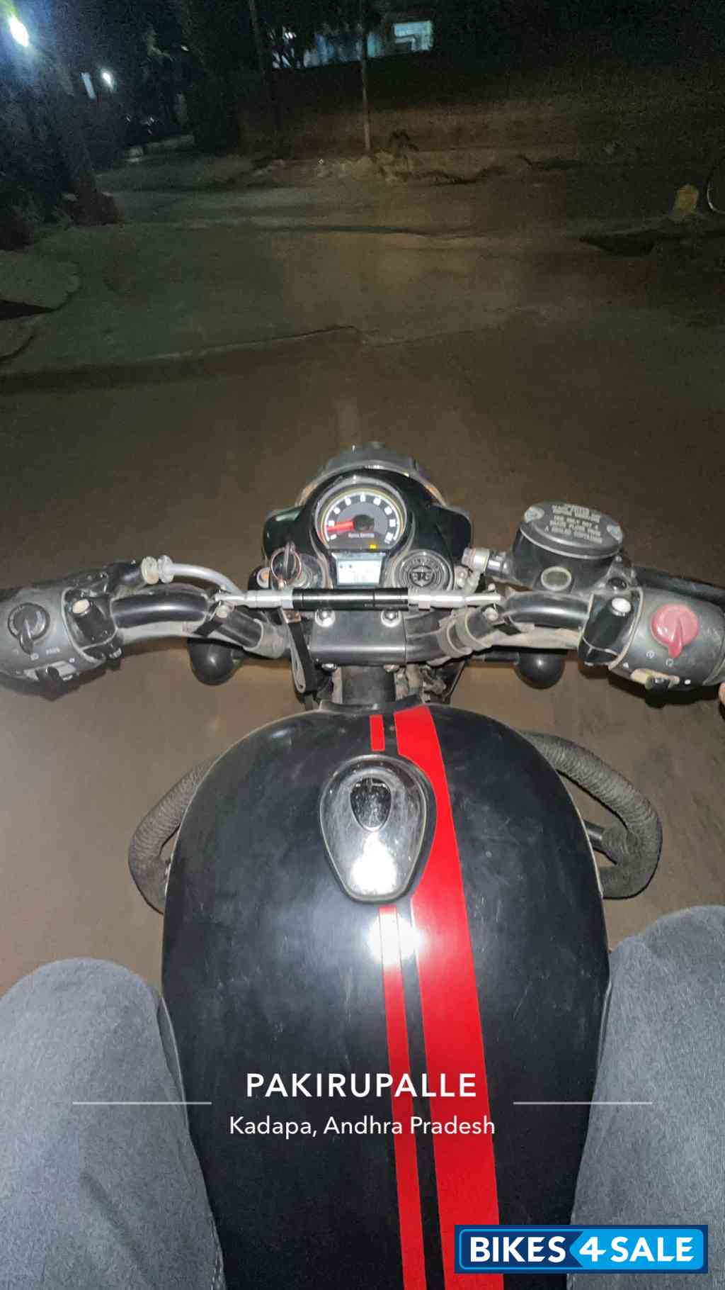 Royal Enfield Classic Stealth Black