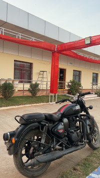 Royal Enfield Classic Stealth Black