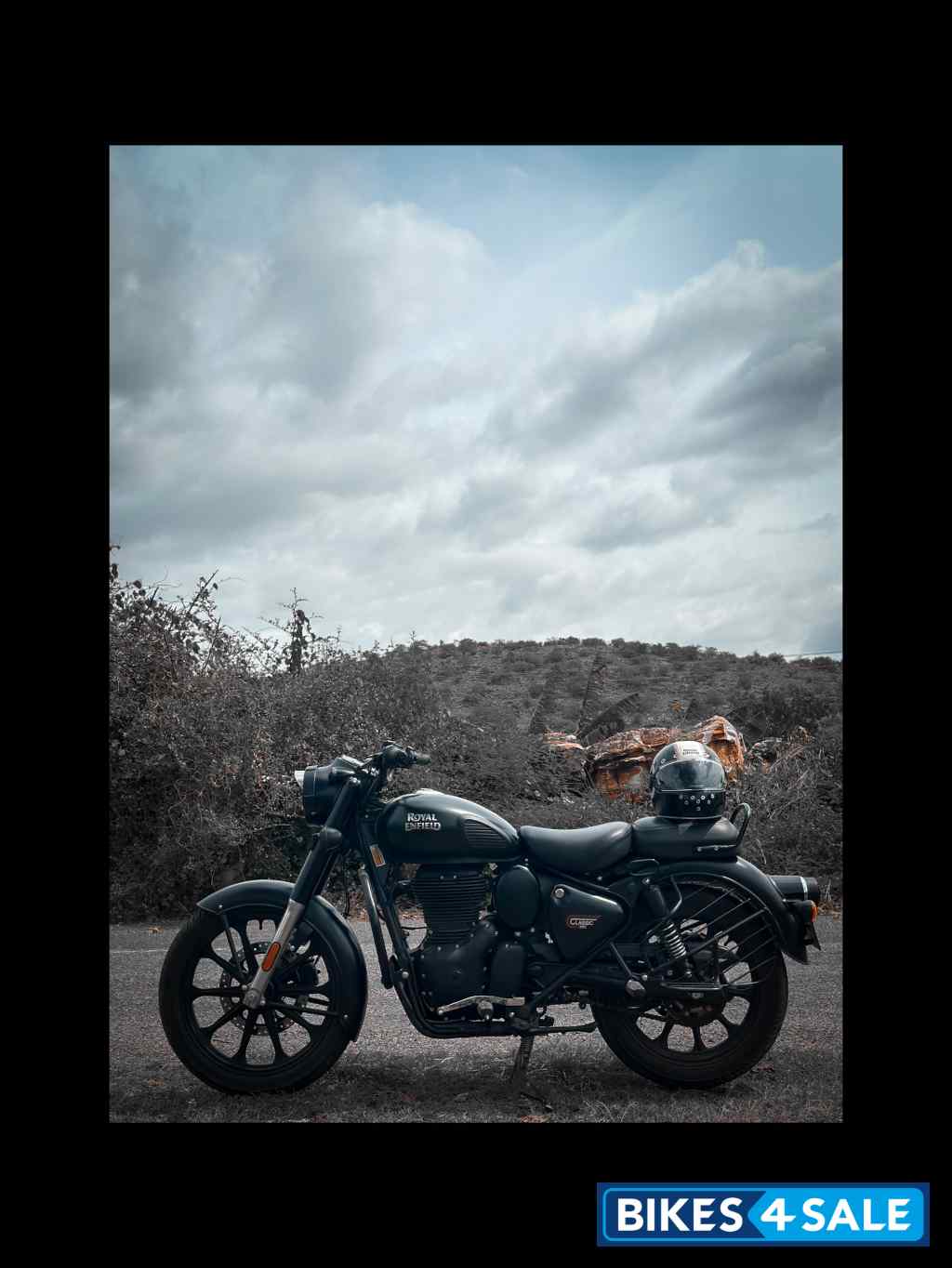 Royal Enfield Classic Stealth Black