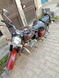 Chestnut Royal Enfield Classic 350