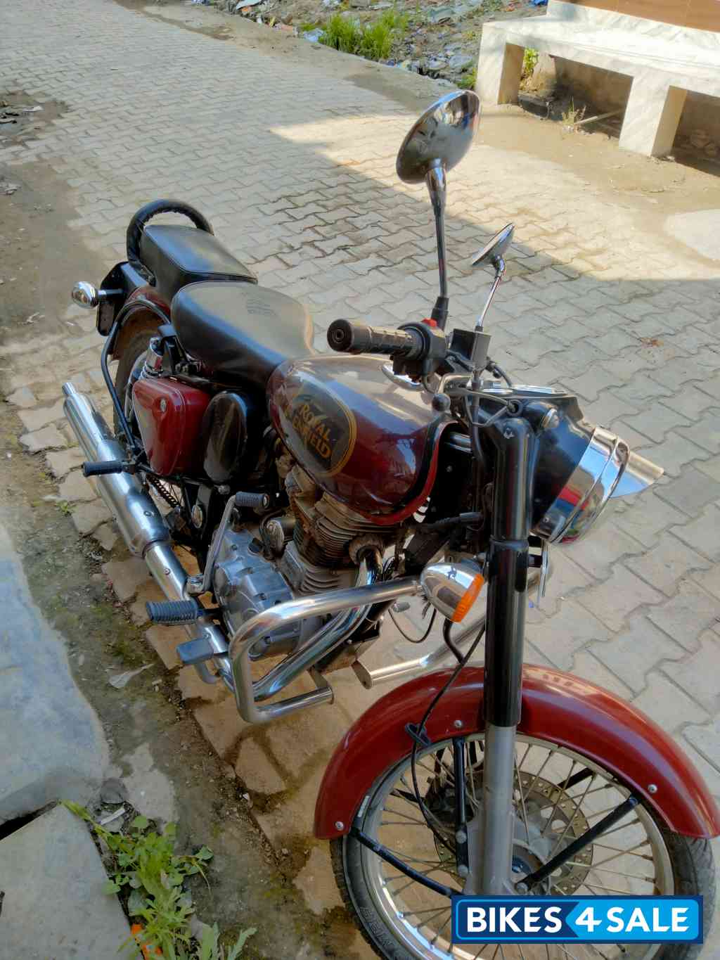 Chestnut Royal Enfield Classic 350