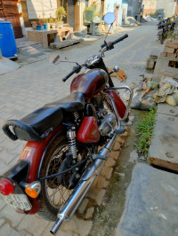 Chestnut Royal Enfield Classic 350