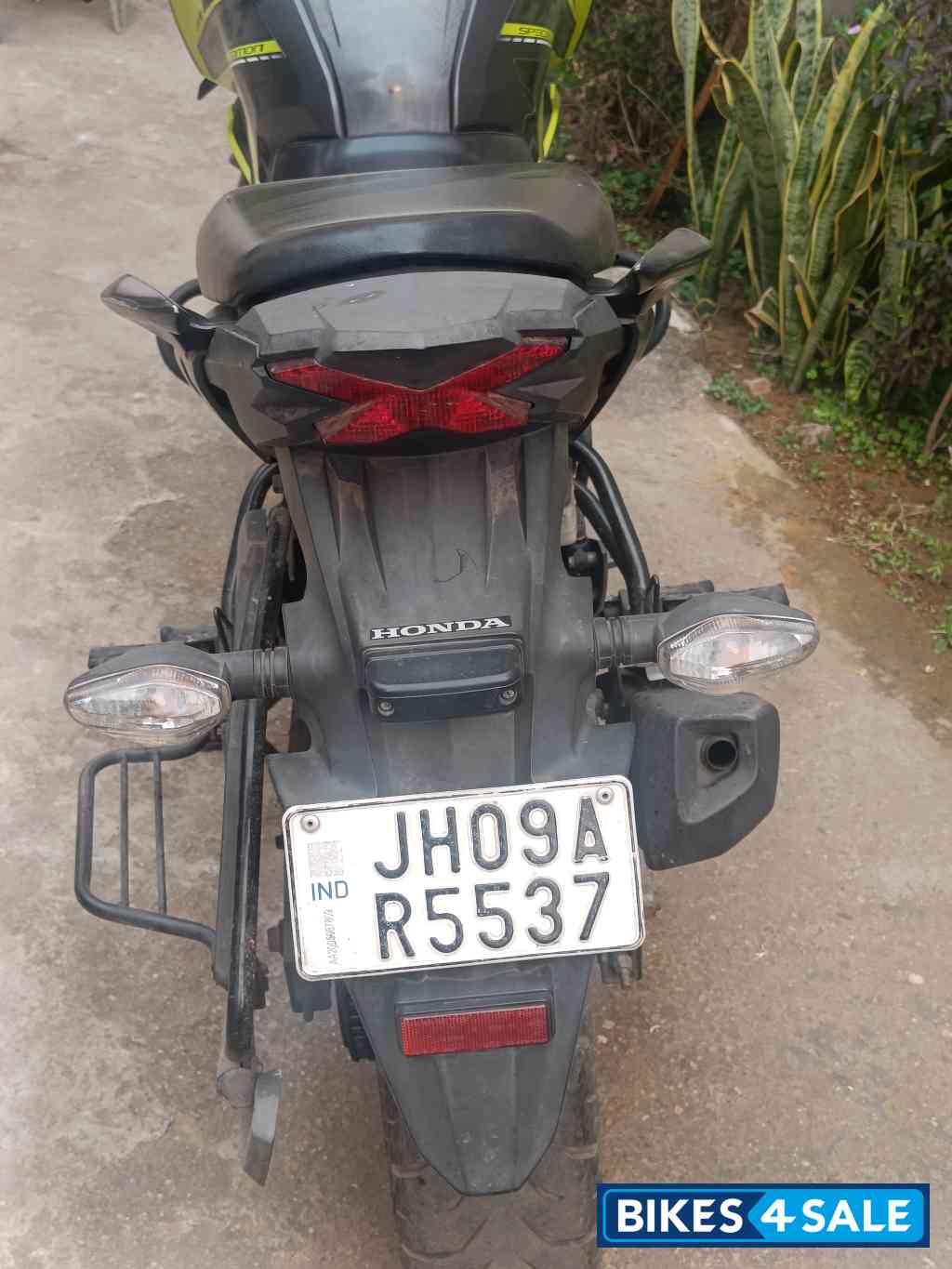 Honda CB Hornet 160R ABS