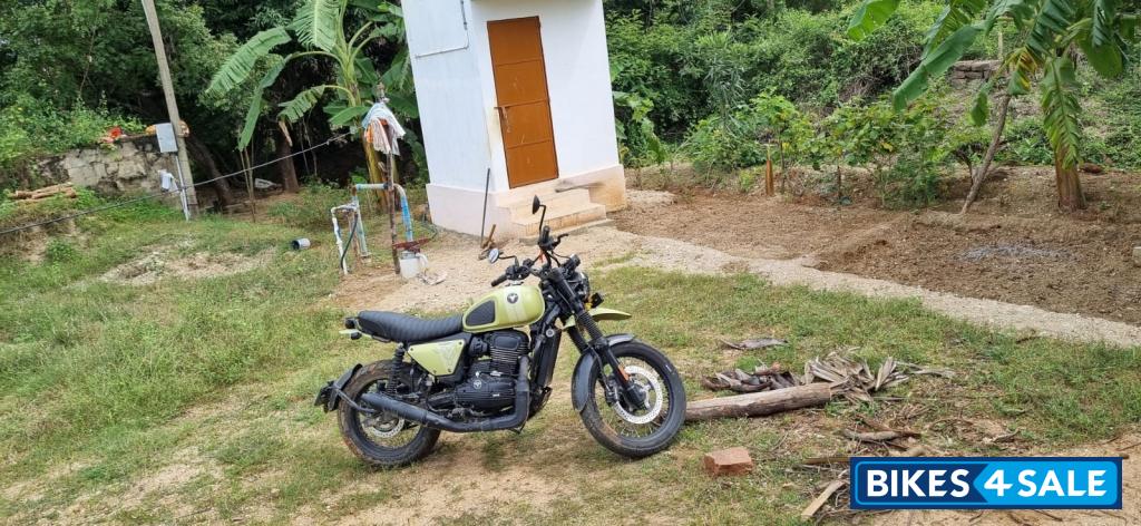 Yezdi Scrambler Single Tone