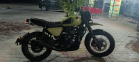 Yezdi Scrambler Single Tone