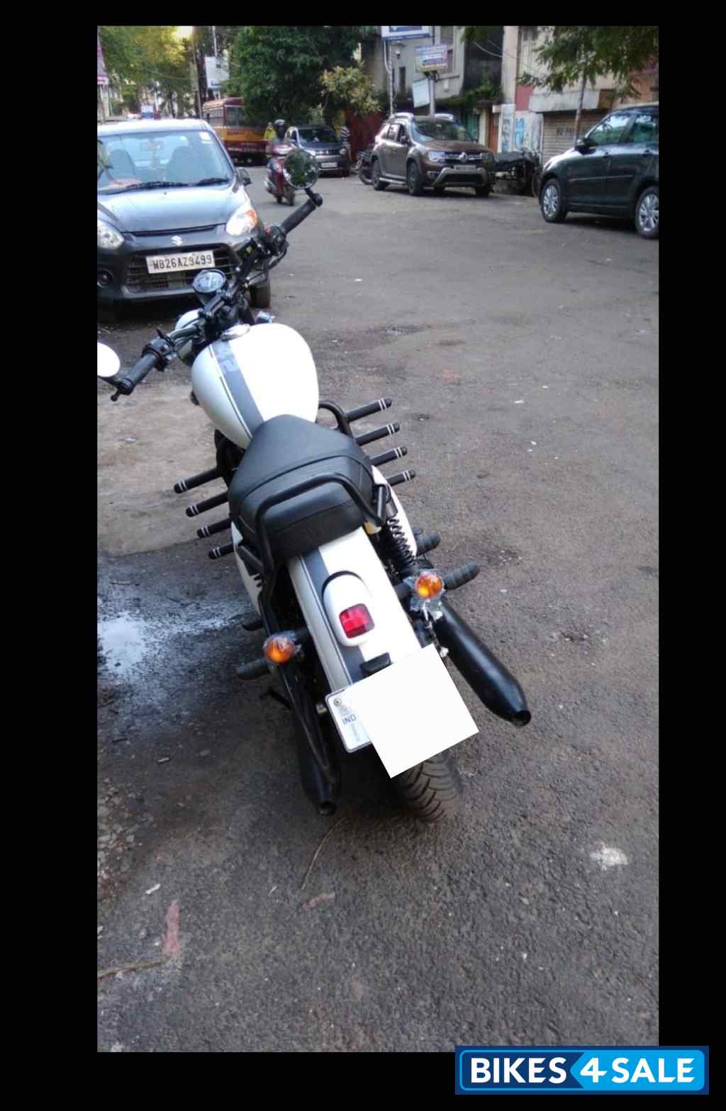 Jawa 42 Dual Channel ABS Sirius White