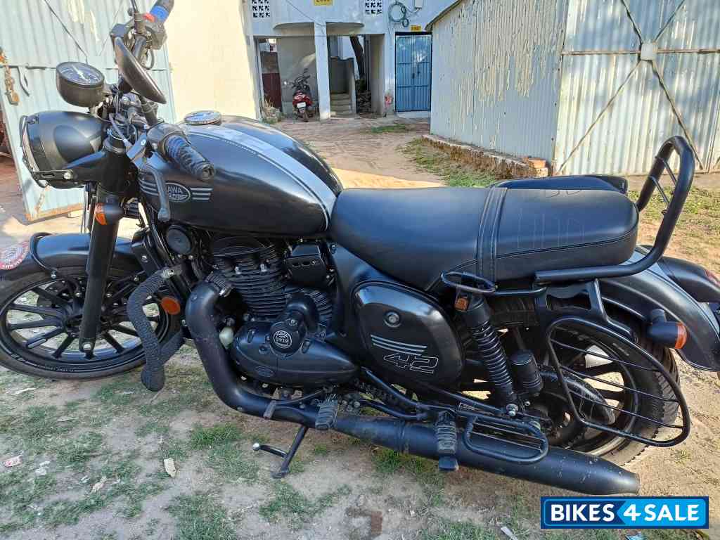 Jawa 42 Dual Channel ABS AllStar Black