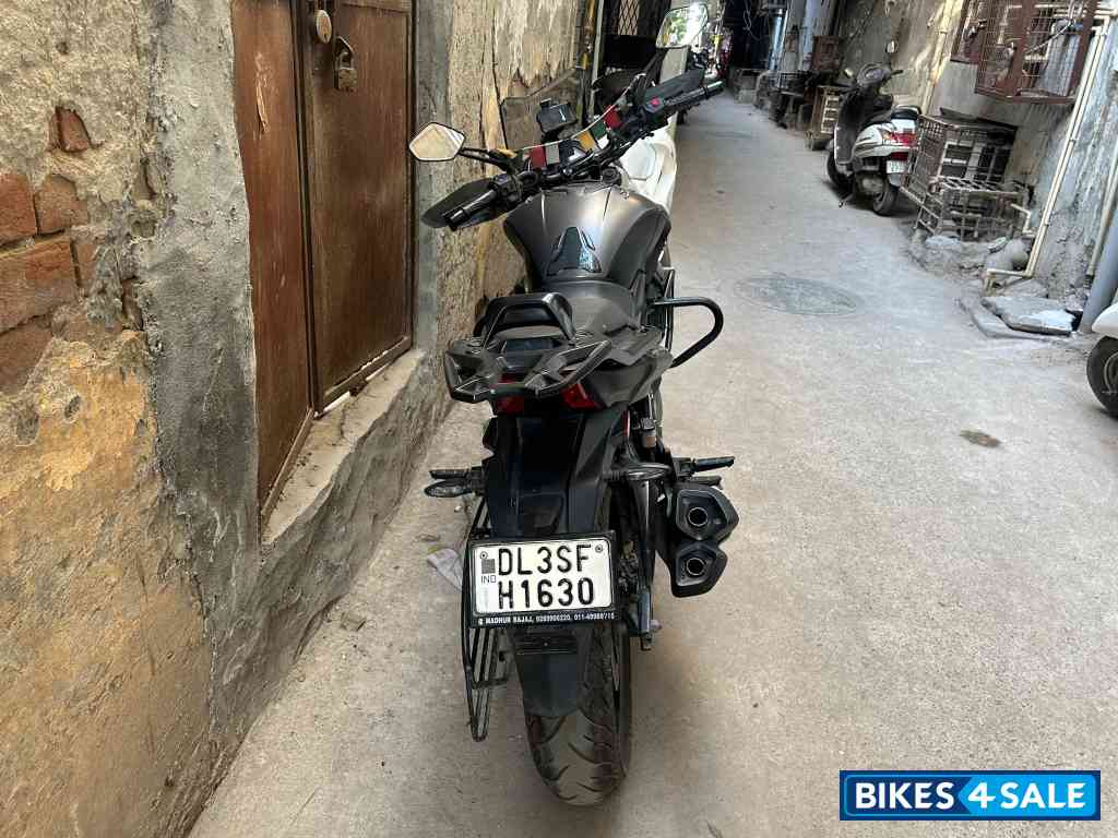Black Bajaj Dominar 400 ABS BS6