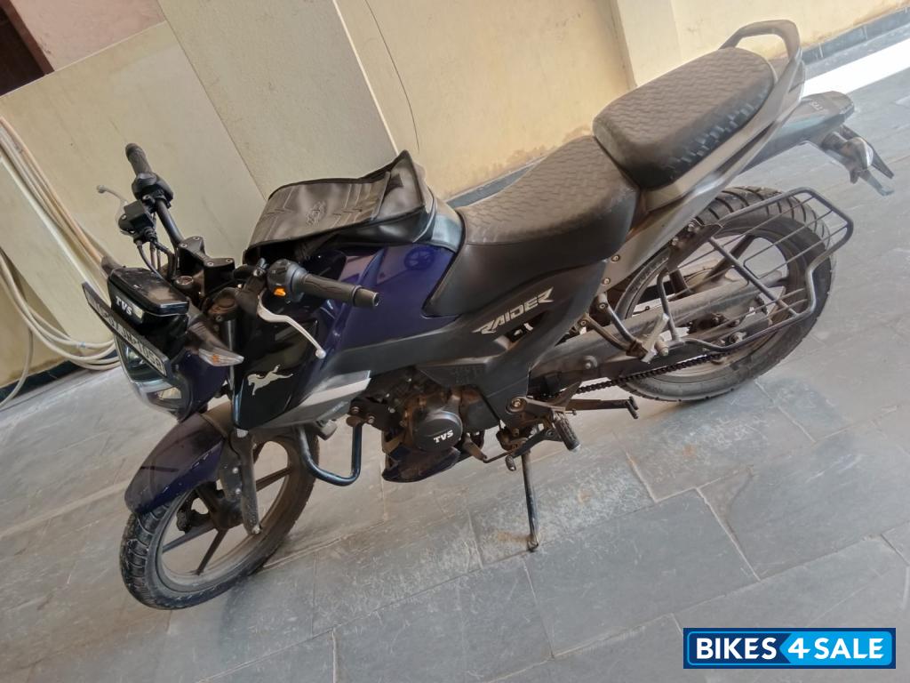 Blue TVS Raider 125