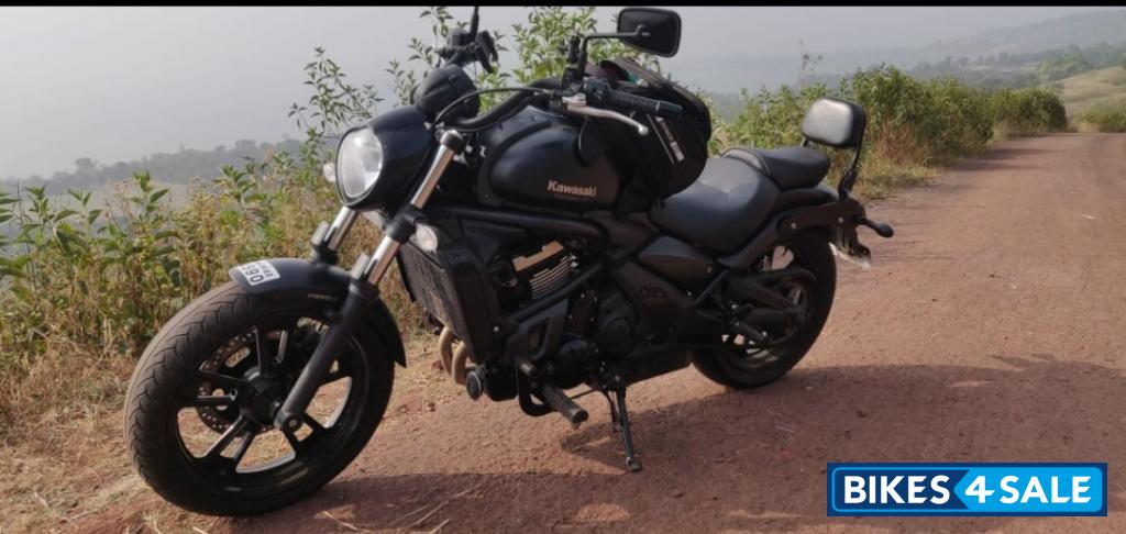 Black Kawasaki Vulcan S 650