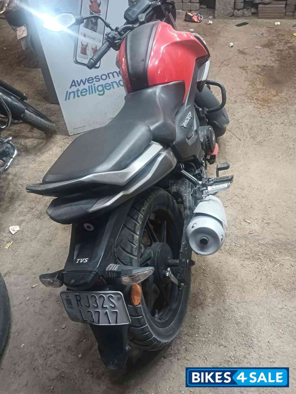 Red TVS Raider 125