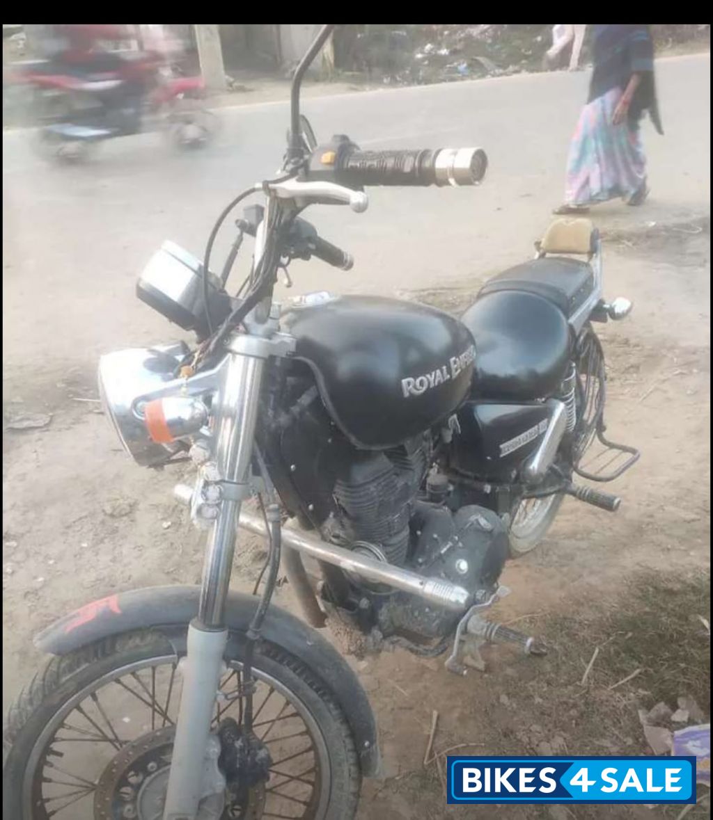 Matt Black Royal Enfield Thunderbird